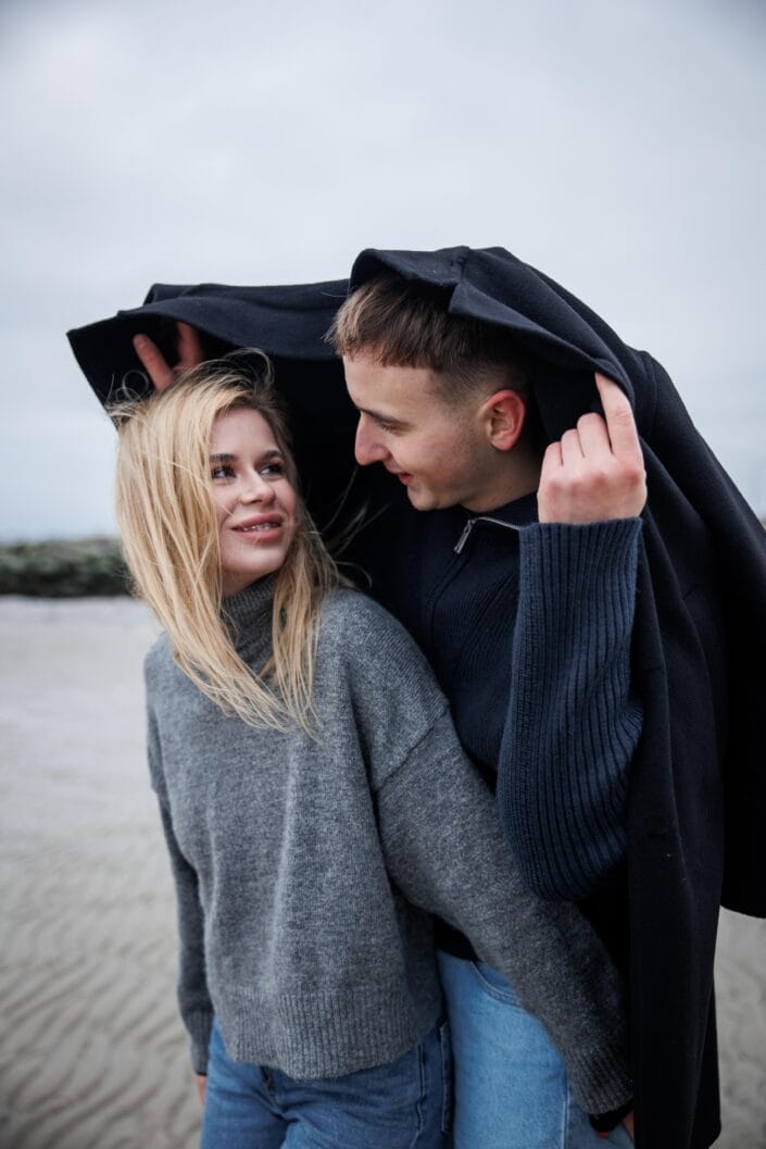 Romantische koppelshoot A&A in Bierum, vastgelegd door Viktoria Jensen Fotografie 47