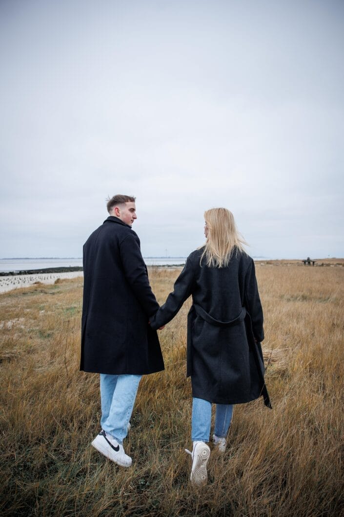 Romantische koppelshoot A&A in Bierum, vastgelegd door Viktoria Jensen Fotografie 66