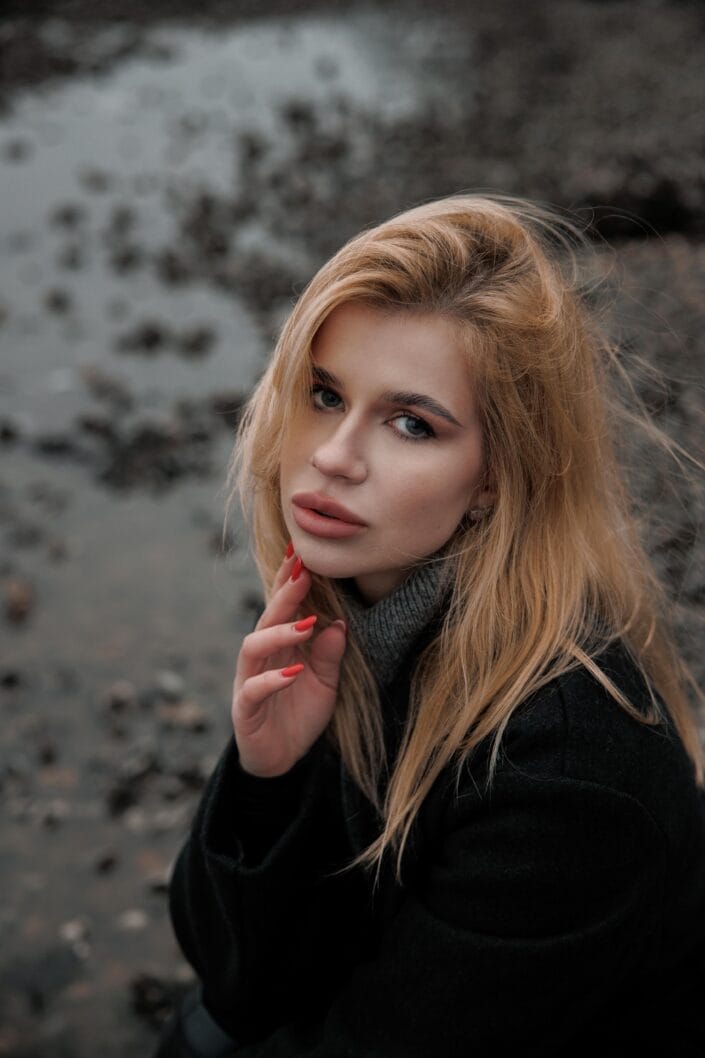 Romantische koppelshoot A&A in Bierum, vastgelegd door Viktoria Jensen Fotografie 70