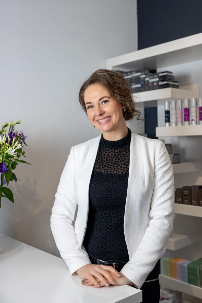 Zakelijke portretfoto man voor LinkedIn – Viktoria Jensen Fotografie 23
