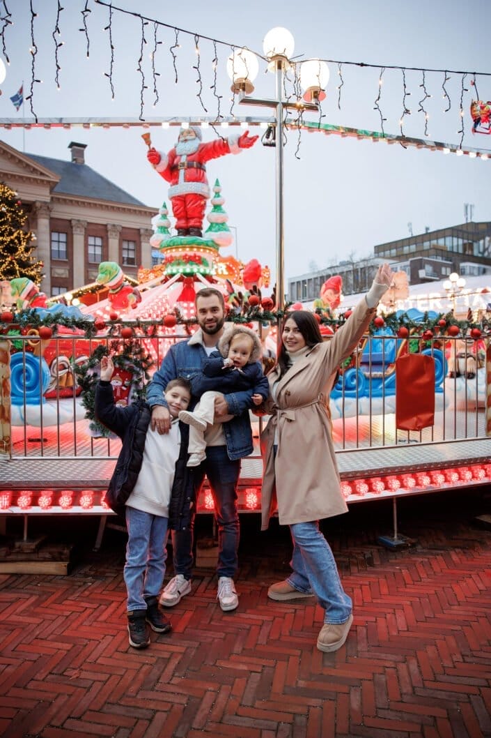 Familie UD tijdens een familieshoot in Groningen – liefdevolle en tijdloze foto’s gemaakt door Viktoria Jensen Fotografie 06
