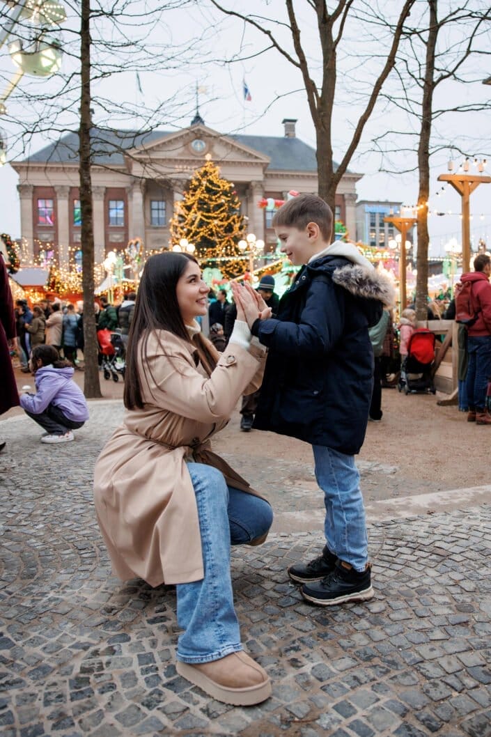 Familie UD tijdens een familieshoot in Groningen – liefdevolle en tijdloze foto’s gemaakt door Viktoria Jensen Fotografie 07