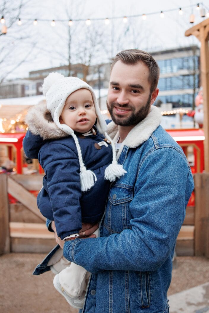 Familie UD tijdens een familieshoot in Groningen – liefdevolle en tijdloze foto’s gemaakt door Viktoria Jensen Fotografie 01