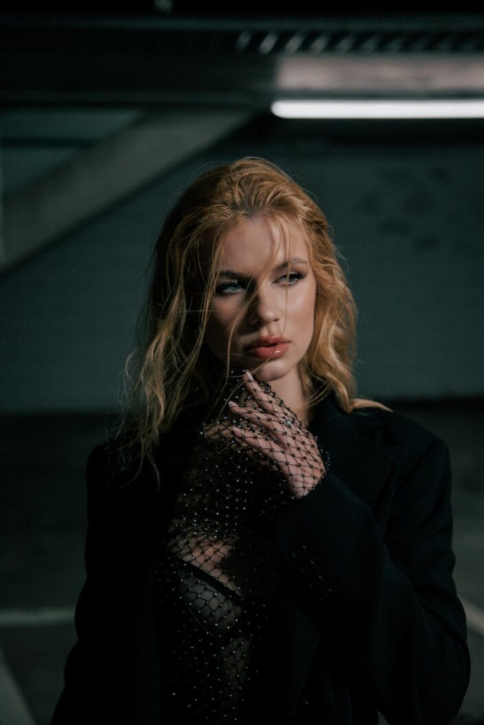 Casual portretfotografie in natuurlijk licht door portretfotograaf Groningen 25