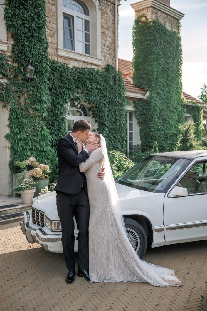 Bruiloft van ET in Kyiv – tijdloze trouwfoto’s vol emotie, vastgelegd door Viktoria Jensen Fotografie 09