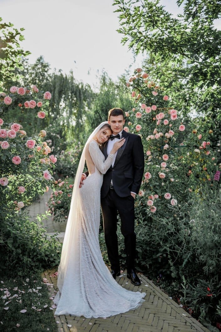 Bruiloft van ET in Kyiv – tijdloze trouwfoto’s vol emotie, vastgelegd door Viktoria Jensen Fotografie 06