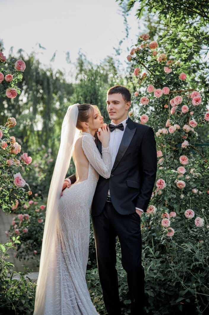 Bruiloft van ET in Kyiv – tijdloze trouwfoto’s vol emotie, vastgelegd door Viktoria Jensen Fotografie 03