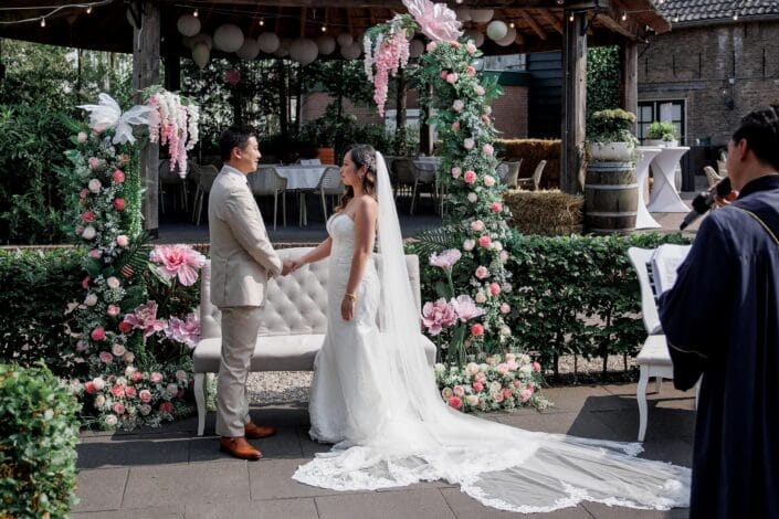 Bruiloft van DD in Zoetermeer – tijdloze trouwfoto’s vol emotie, vastgelegd door Viktoria Jensen Fotografie 24