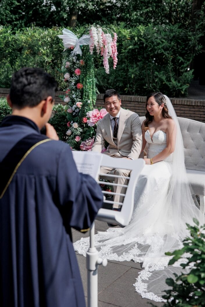 Bruiloft van DD in Zoetermeer – tijdloze trouwfoto’s vol emotie, vastgelegd door Viktoria Jensen Fotografie 21