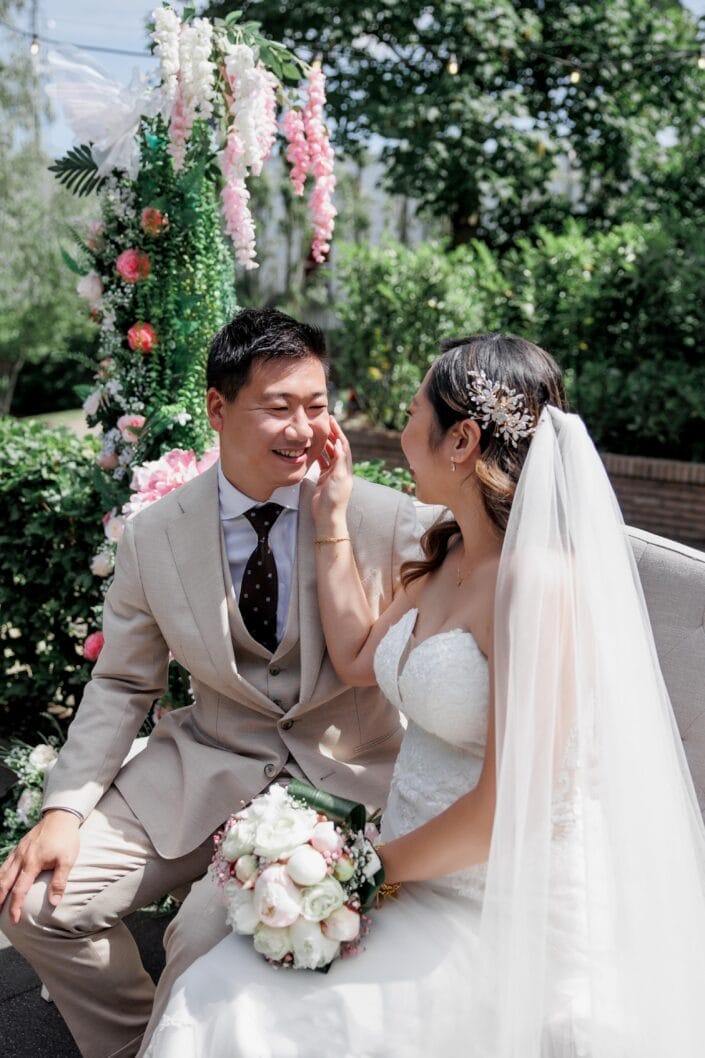 Bruiloft van DD in Zoetermeer – tijdloze trouwfoto’s vol emotie, vastgelegd door Viktoria Jensen Fotografie 26