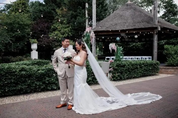 Bruiloft van DD in Zoetermeer – tijdloze trouwfoto’s vol emotie, vastgelegd door Viktoria Jensen Fotografie 09