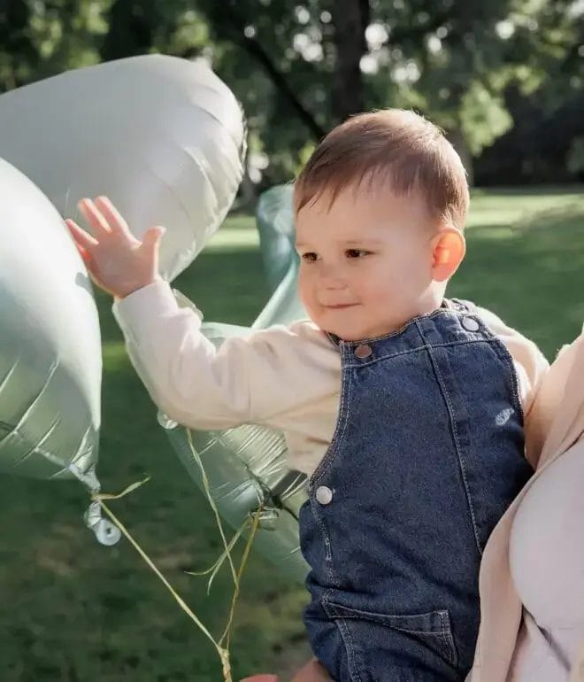 Familie ID tijdens een familieshoot in Groningen – liefdevolle en tijdloze foto’s gemaakt door Viktoria Jensen Fotografie 04